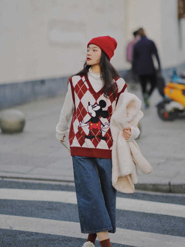 穿搭|开始降温了,毛衣马甲搭配高领打底衫和半身裙,保暖又好看!