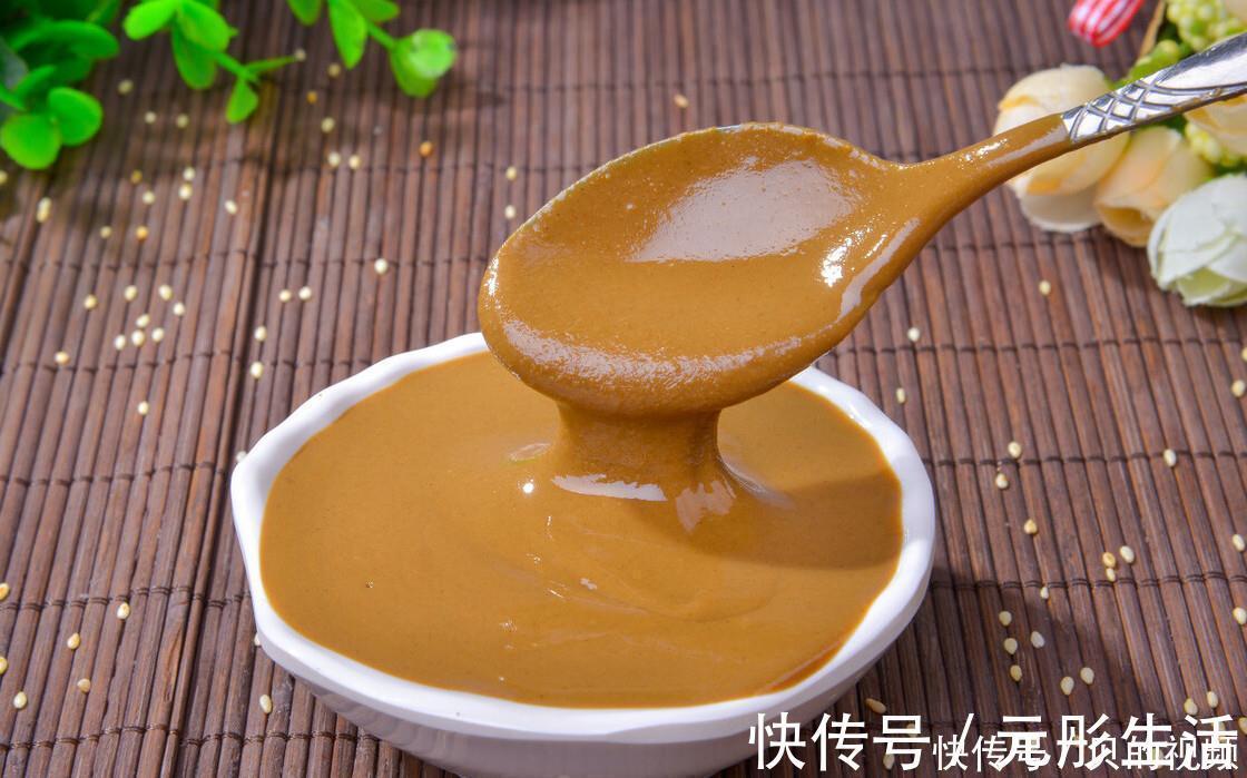 火锅|调芝麻酱,用水还是用油?老师傅教你此种做法,口感香浓顺滑