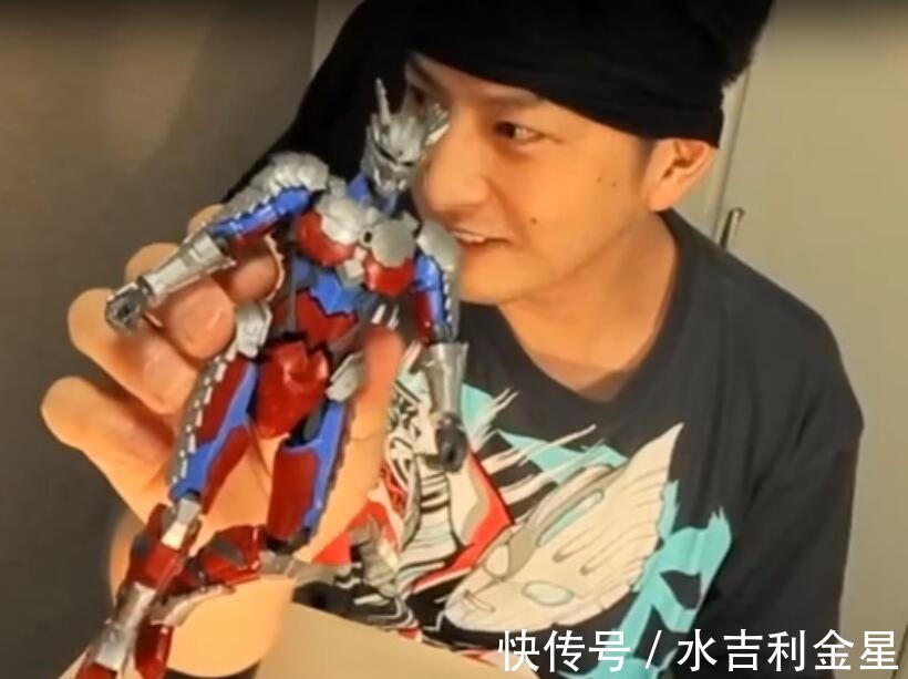 大橙子|欧布奥特曼石黑英雄真的活成了浪客，为何他会喜欢这种生活呢