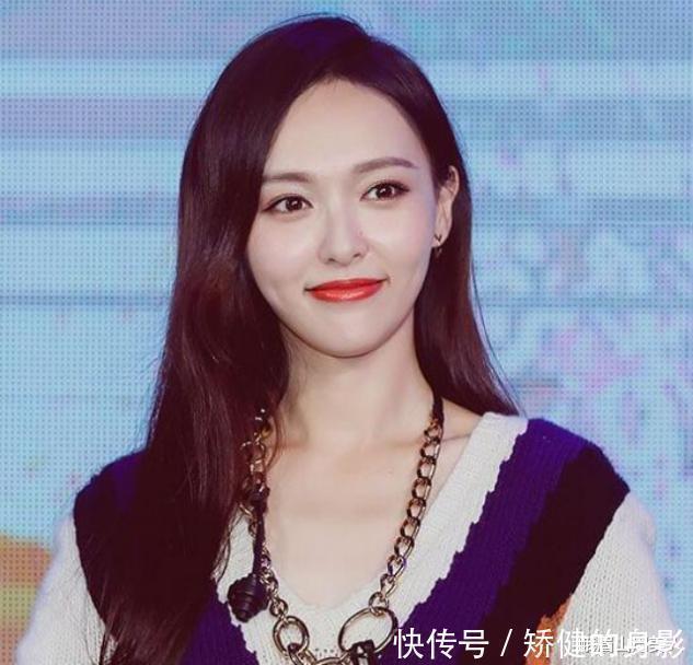 波波头 脸圆的女生要学会拒绝留中分,难看显脸大,这5种发型才适合你