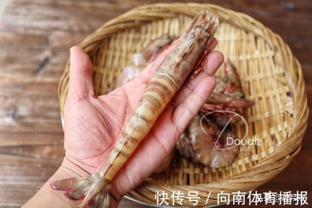 水煮|大虾最好吃的做法之一,不用水煮不用炸,加入此食材好吃到味蕾爆