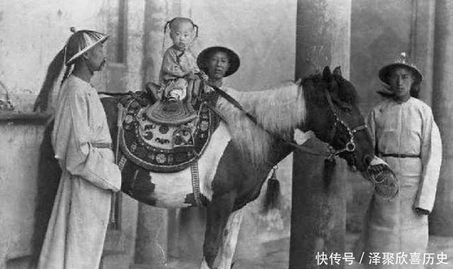 电视|真实的皇帝出行比电视里简单，1905年光绪走在天安门广场！