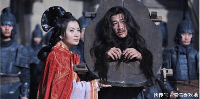 犹豫|曹操犹豫是否处死吕布时，身旁明明站着郭嘉，为何偏要问刘备