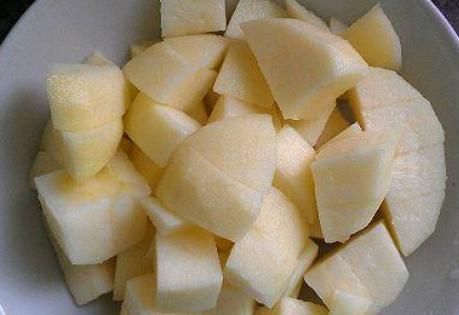 春节过后,多用苹果煮汤,隔三差五给孩子喝一次,助消化解油腻