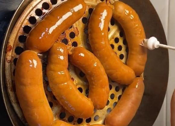 母鸡蛋|自制香肠,选料精良、干净,吃起来放心,今天分享一道蒜香红肠