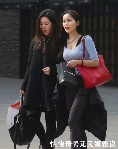 身材高挑|街拍:时尚甜美的小姐姐,穿搭个性,不失端庄