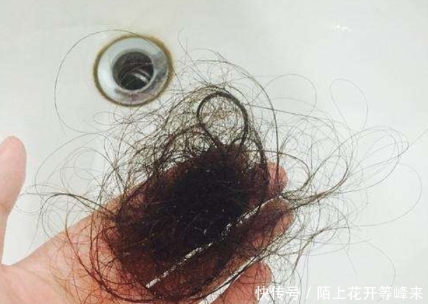 家中下水道堵塞怎么办?教你3种疏通下水道的方法,自己也能解决