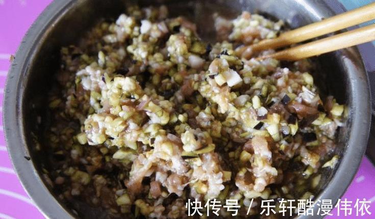 熟食用油|伏天吃饺子,不用韭菜白菜,试试这3种馅料,鲜嫩美味,正当季