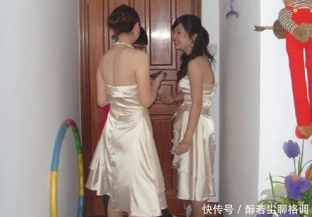 婚礼上俏皮的伴娘,婚礼过程中一道亮丽的风景线