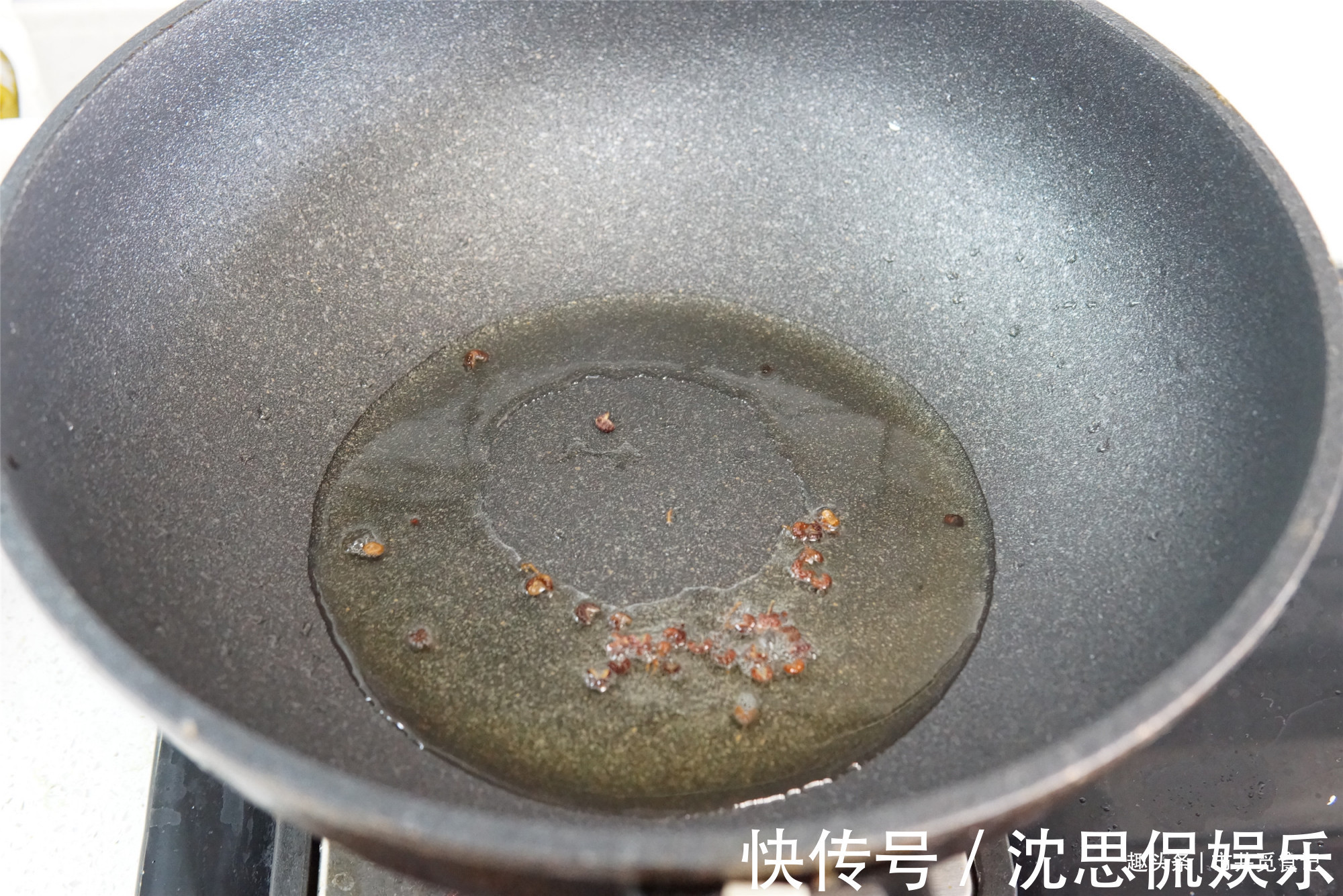 农家奶奶腌萝卜的好方法，12个小时就能吃，香辣可口，嘎嘣脆