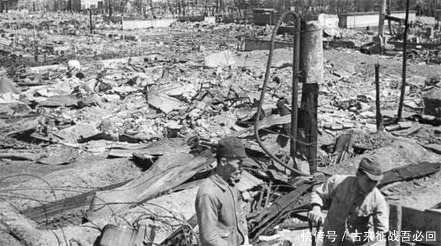 倒入|东京大轰炸：数十吨汽油被倒入，河水沸腾冒白烟，人被烧成焦炭