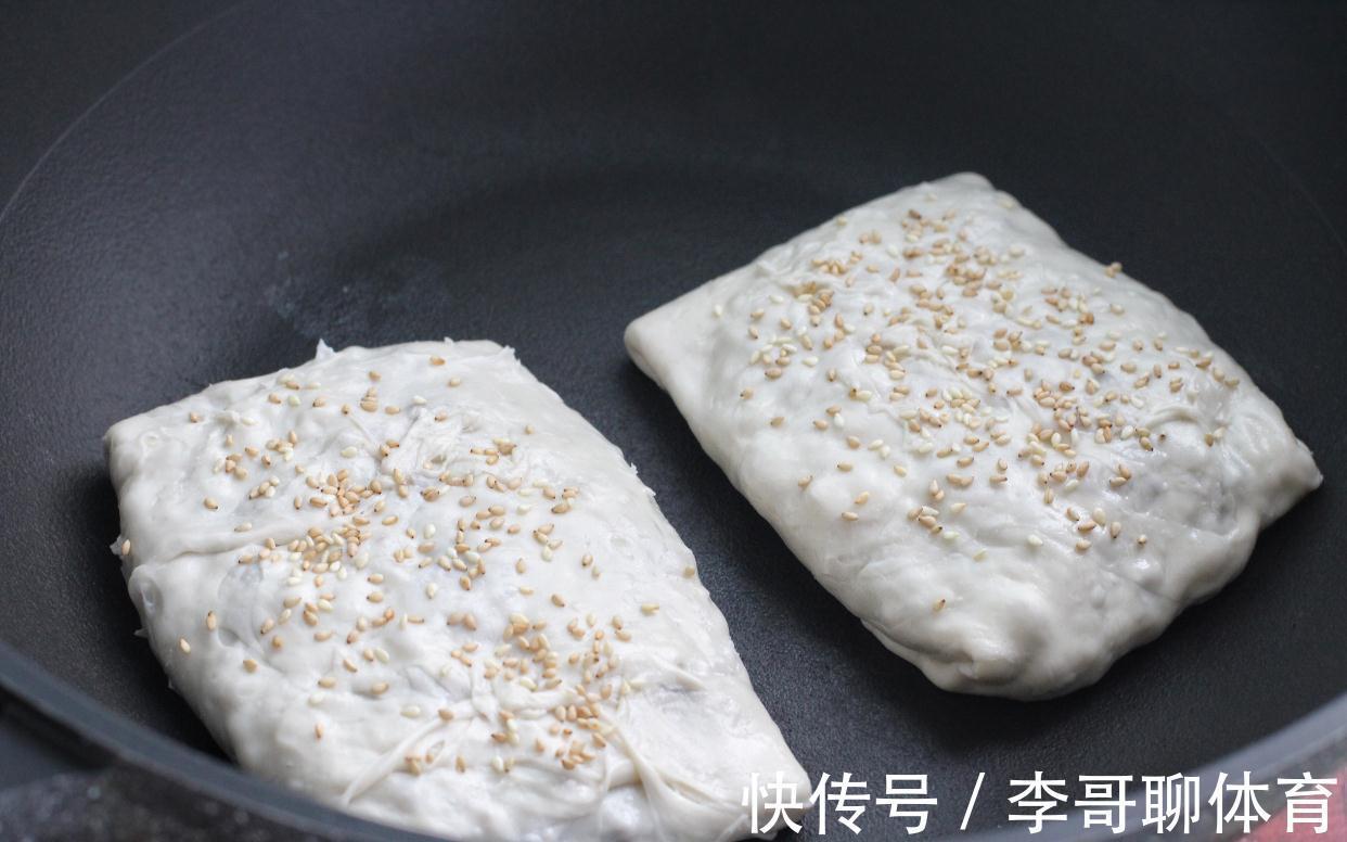 十分钟搞定,不用揉面就能做出香酥美味的大肉饼,孩子一口气吃俩