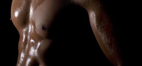 瑜伽垫|羡慕人家巧克力腹肌,只要四个动作,帮你拥有迷人腹肌