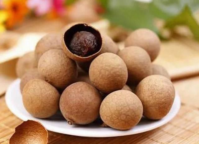 红枣|常吃这10种水果,一觉睡到天亮不失眠,省下无数补品钱