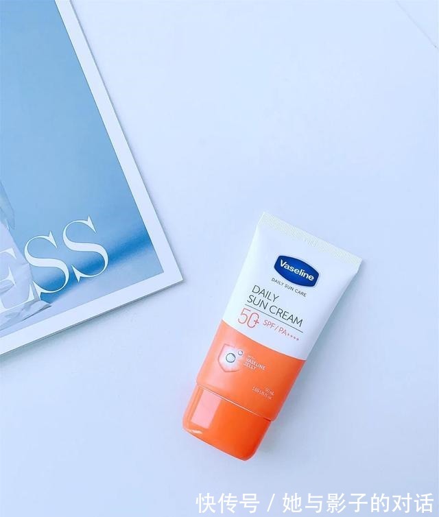 松口蘑 这几款被我拉进黑名单的防晒霜,不要乱买,小心成为“人间油物”!