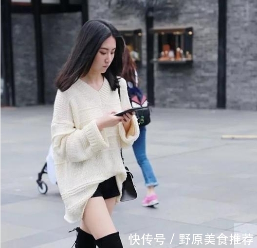  清新|街拍性感美女穿搭得体，清新靓丽，走在街头真是一道风景线