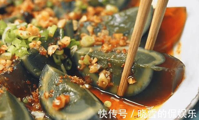 生抽|凉拌皮蛋，只用生抽和醋不好吃！教您多加4个料，皮蛋不涩不腥气