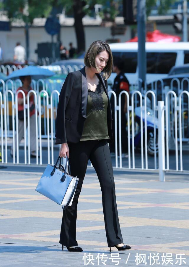 性感|街拍大姐姐也有大姐姐的美丽,小姑娘也有小姑娘的性感