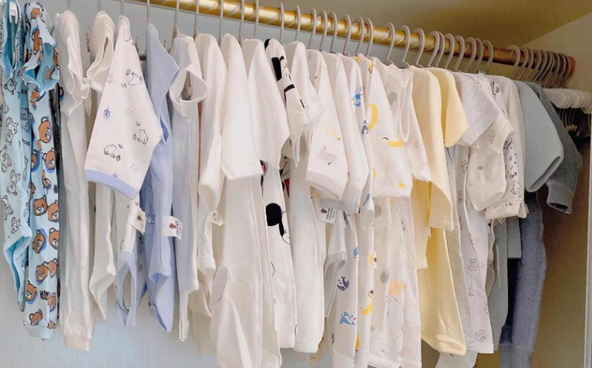 技巧|新生儿宝宝的衣服该如何准备?样式、挑选技巧,准妈妈心里要有数