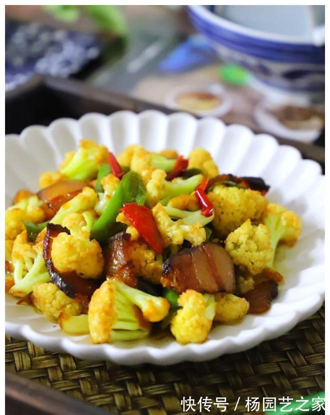 干锅|炒花菜时，有人焯水，有人过油，原来都错了，难怪炒出来不好吃