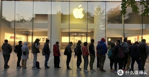 免税店|琼版iphone13到底适合入手吗？对比京东 拼多多 多渠道对比