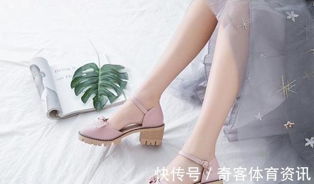 衣物 细数那些“中看不中用”的鞋子,帆布鞋上榜,最后一款是我的最爱!