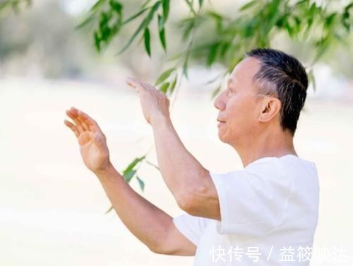 心肌缺血|老年人患有高血压,做这3个运动易伤心脏!这2种运动才适合