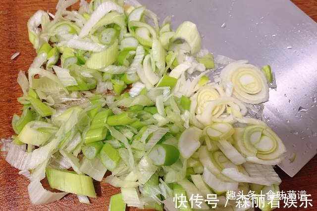 酸菜饺子好吃有诀窍，教你调馅的正确方法和用料，饺子不好吃才怪