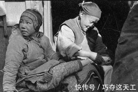 陋习@古代男子的畸形审美三寸金莲,从铁莲、银莲到金莲!