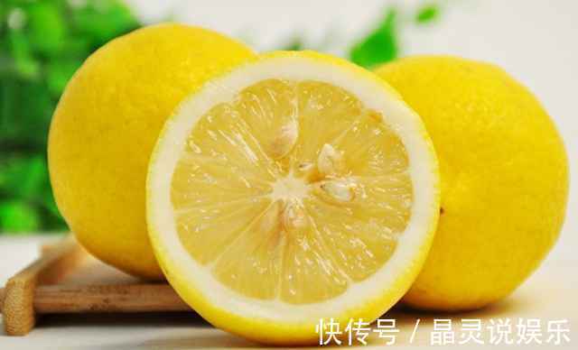 柠檬|对女人最好的水果,每天吃一种,排毒养颜,淡化黑眼圈,好处多多