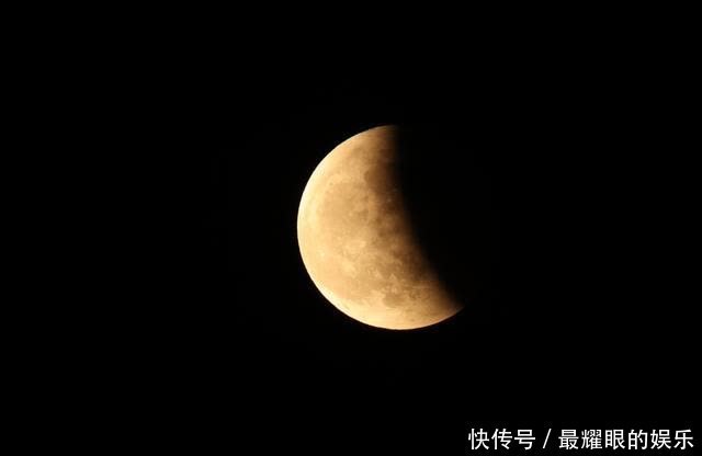 新华社记者 新华全媒+|“超级红月亮”