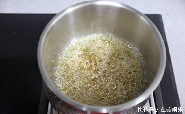 人气焦糖乳酪布丁烧,1杯甜点3个口感,冷藏后的口感赛过冰淇淋