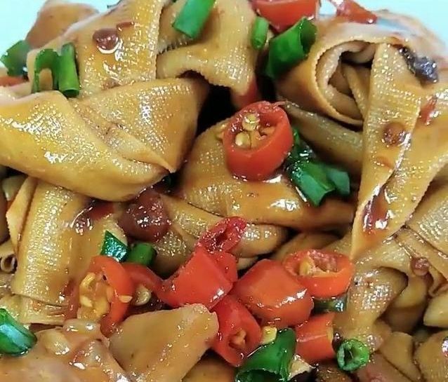 色香味俱全的几道家常菜,荤素搭配,好吃不腻,家人吃的津津有味