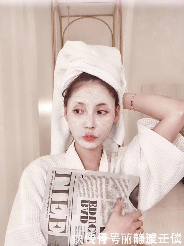 大牌|女人喷香水时,2个习惯会很“掉价”,大牌香水也躲不过