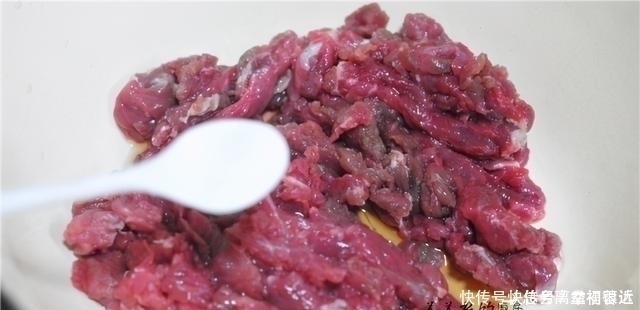 切法|炒牛肉，先用“它”泡一泡，随你怎么炒都不老，很多人还不知道！
