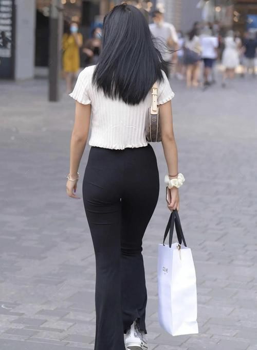 美女|抱怨“小肚腩”？没必要，遵循原则这样穿，看女孩的表情就懂了！