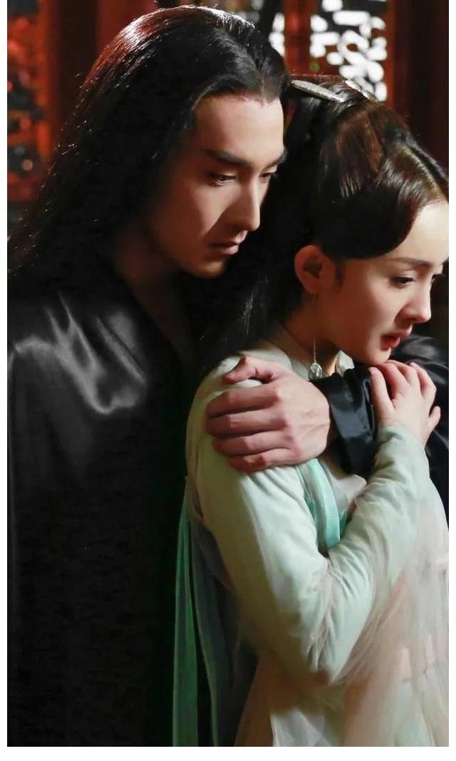 為什么素素只能跳誅仙臺結(jié)束愛情，而白淺卻可以趕走情敵？