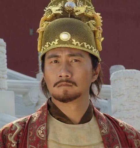 前去|朱元璋摔倒了,大家全都装没看见,只有他上前去扶,朱元璋:推出去斩!