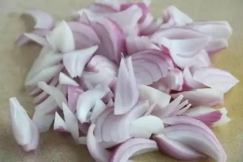 自从学会这道素菜，我家连吃6天，5分钟上桌，上桌全家不够分