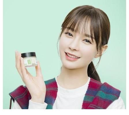 李佳琦 国内一款“憋屈”面霜，价格不到50元，补水保湿显而易见！