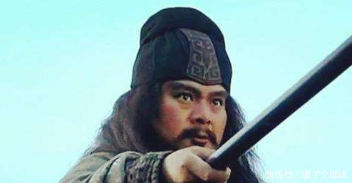 拿得起|古代人可以拿得起几百斤的兵器,为何现代人拿着却有些吃力!