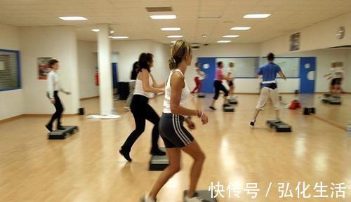 胃肠道|经常便秘，离不开2个原因，4件事落实到位，想不缓解都难