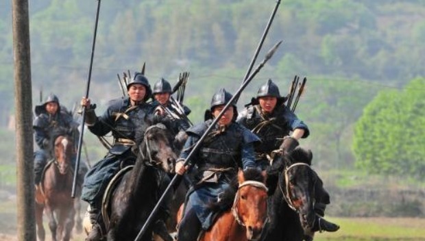 唐诗中说西域有一个热海,沸腾的水中有鲤鱼游泳,到底怎么回事