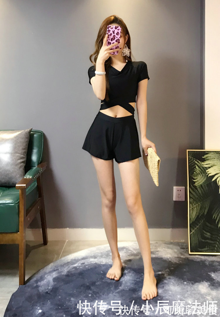 紧身 比基尼穿搭出优雅的女人味,好看流行很显身材显腿长,穿出时尚感