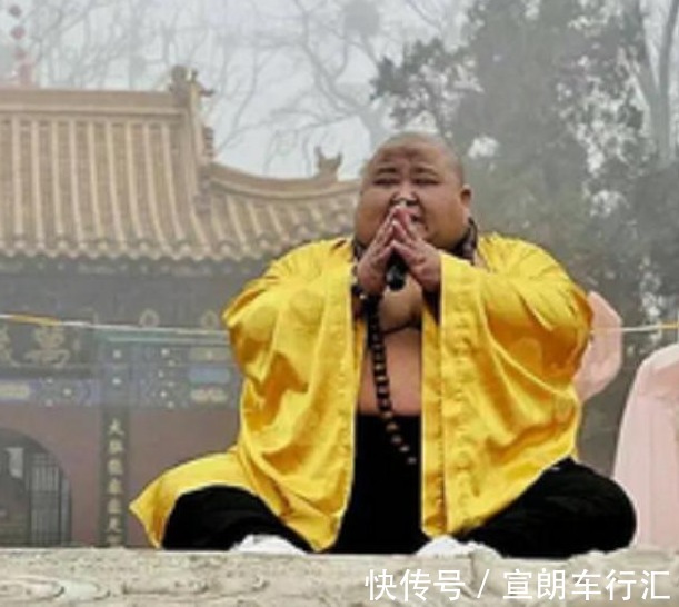 左大玢&还记得因长得像“弥勒佛”走红的男子吗?被富婆供养后,现状怎样