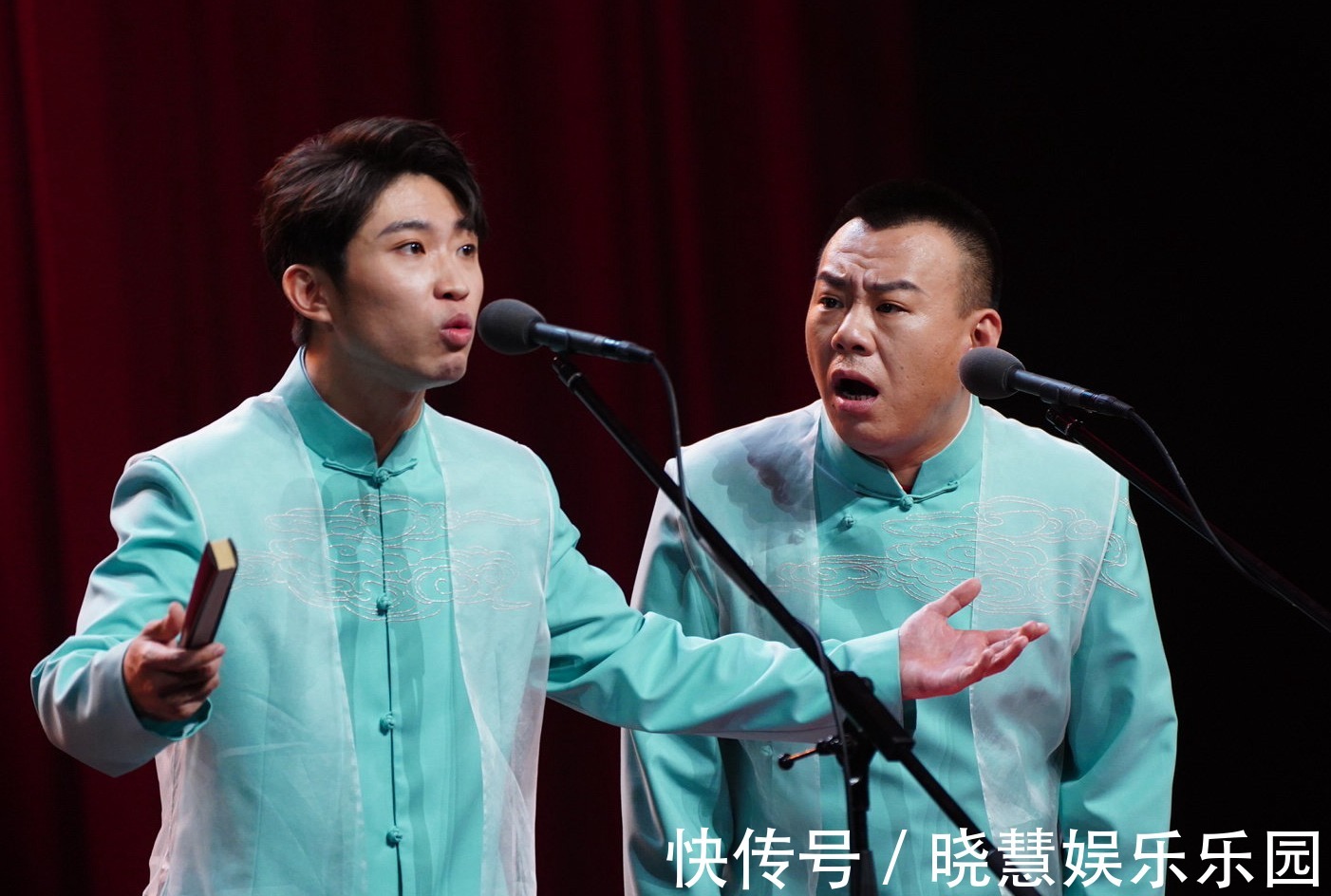 中國廣播藝術(shù)團藝術(shù)季收官,相聲名家馮鞏壓軸登場,現(xiàn)場掌聲雷動