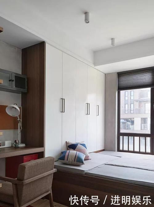 书桌|买了小户型房,9㎡的小卧室如何设计12款榻榻米设计美观又实用