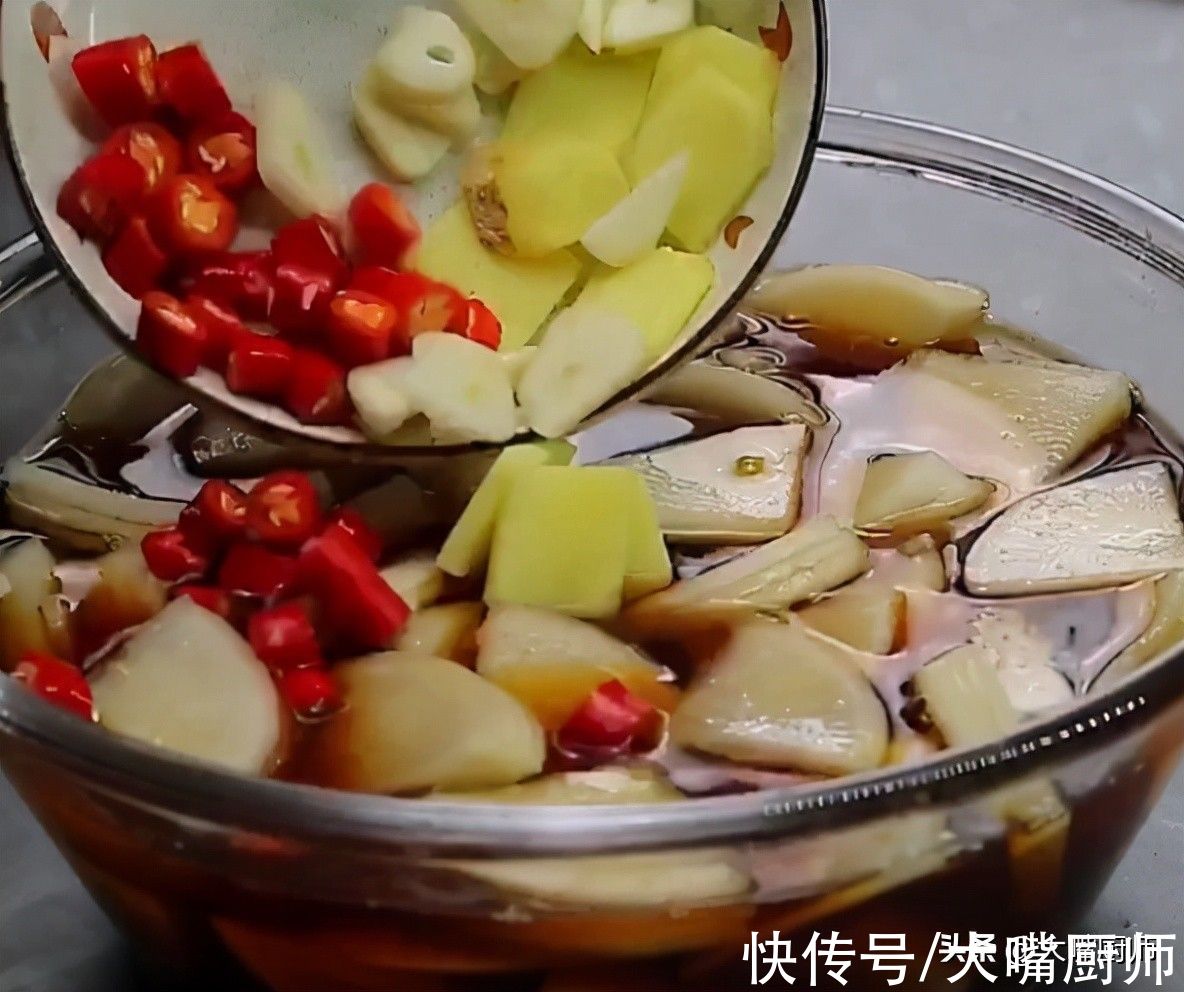 香料油|做腌萝卜，第1步不是加盐，教你农家做法，酸辣脆爽，放1年不会坏