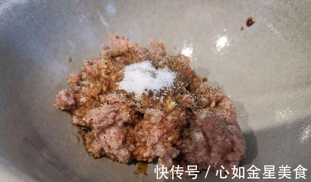 自制秋葵酿肉，荤素结合，味道鲜美，老少皆宜！