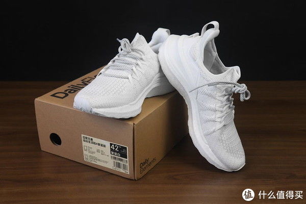 后跟 笔点酷玩 篇四百六十一：平价耐穿又好看，小米运动鞋4升级版：日常元素运动生活鞋4繁星版体验